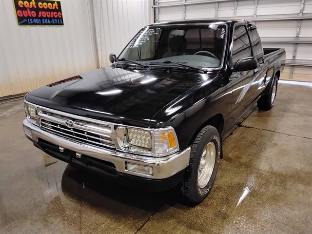 Used 1993 Toyota Pickup Deluxe image 4