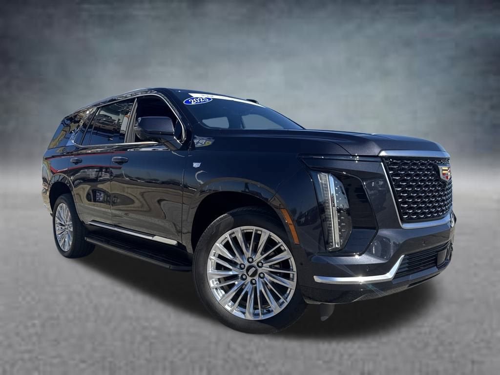 Used 2025 Cadillac Escalade Premium Luxury AWD/4WD image 3