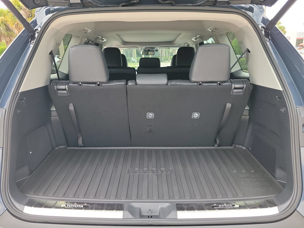 New 2026 Toyota Grand Highlander FWD image 8