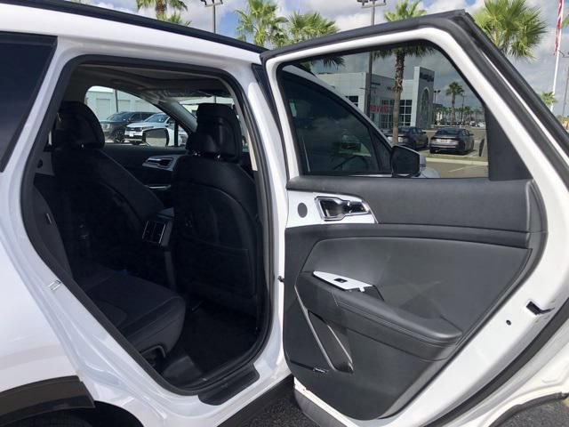New 2025 Kia Sportage SX FWD image 16