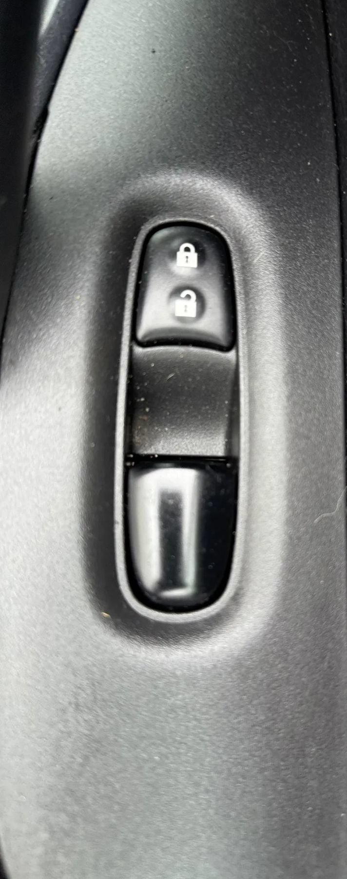 Used 2021 Nissan Rogue Sport SV AWD/4WD image 34