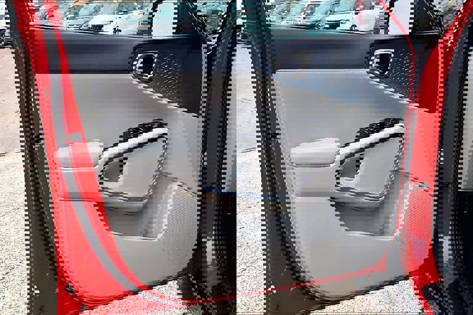 Certified 2025 Kia Soul EX image 21