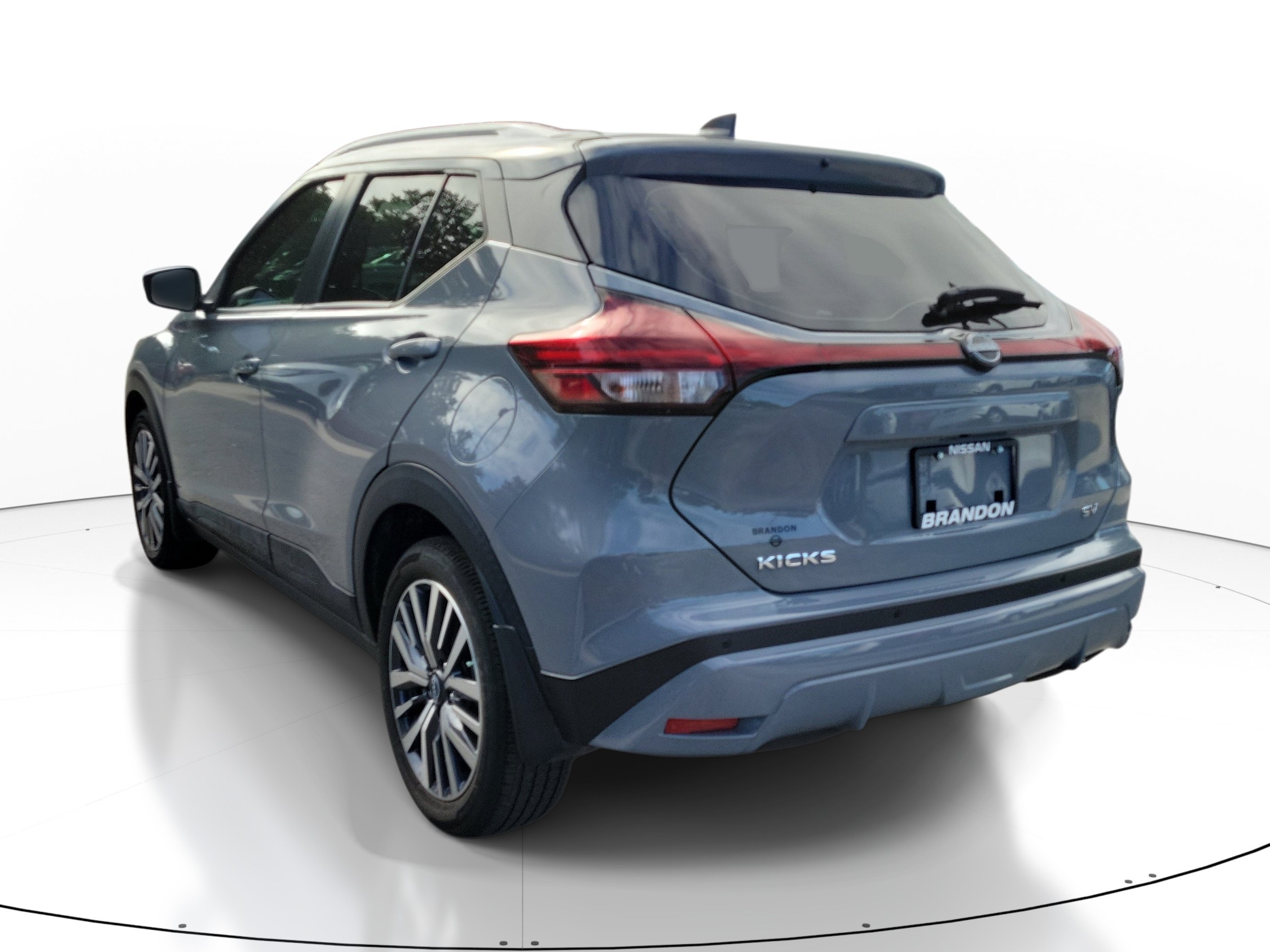 Certified 2023 Nissan Kicks SV FWD image 5