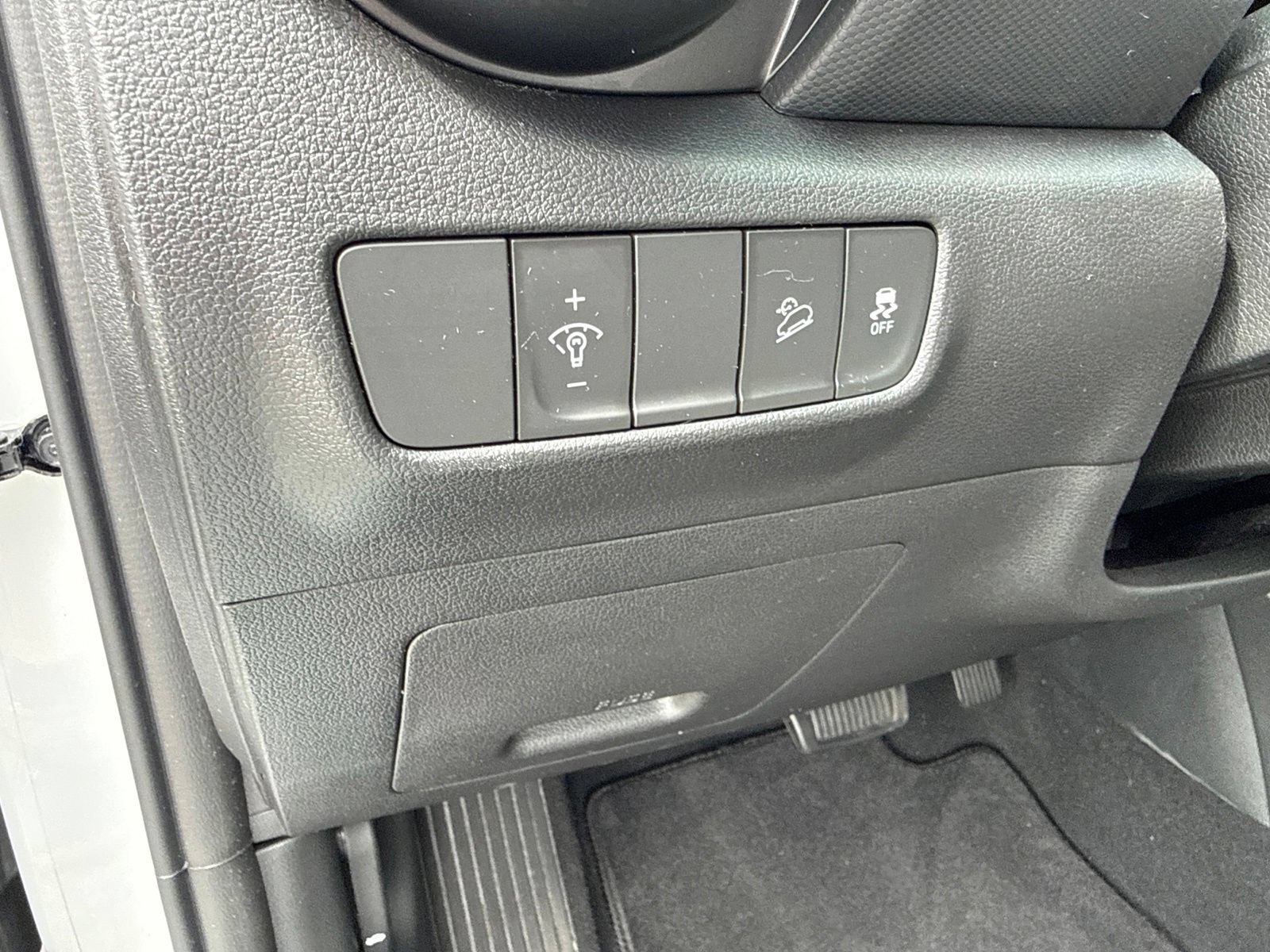 Certified 2023 Hyundai Kona SEL FWD image 19