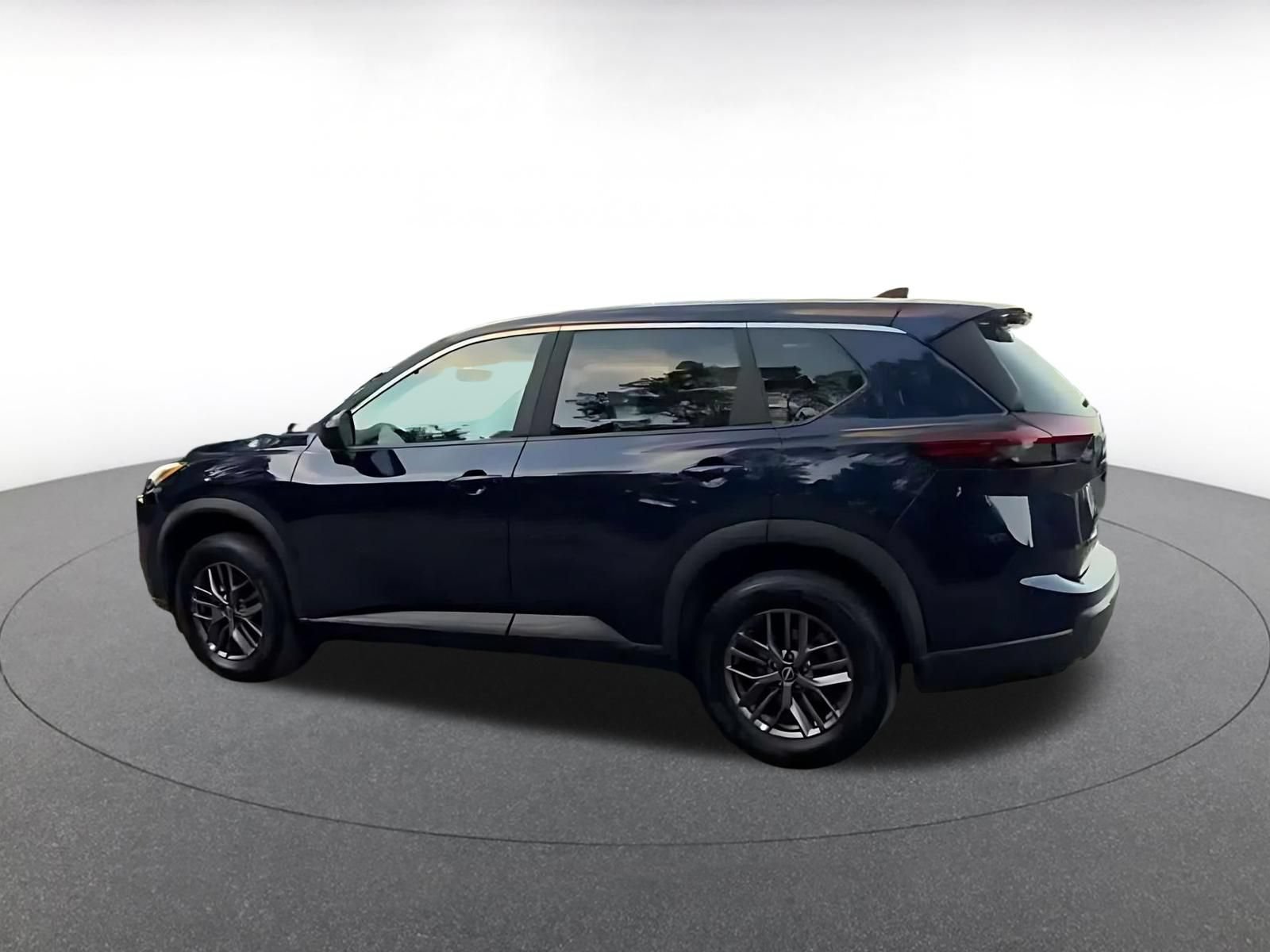 Used 2026 Nissan Rogue SV AWD/4WD image 4