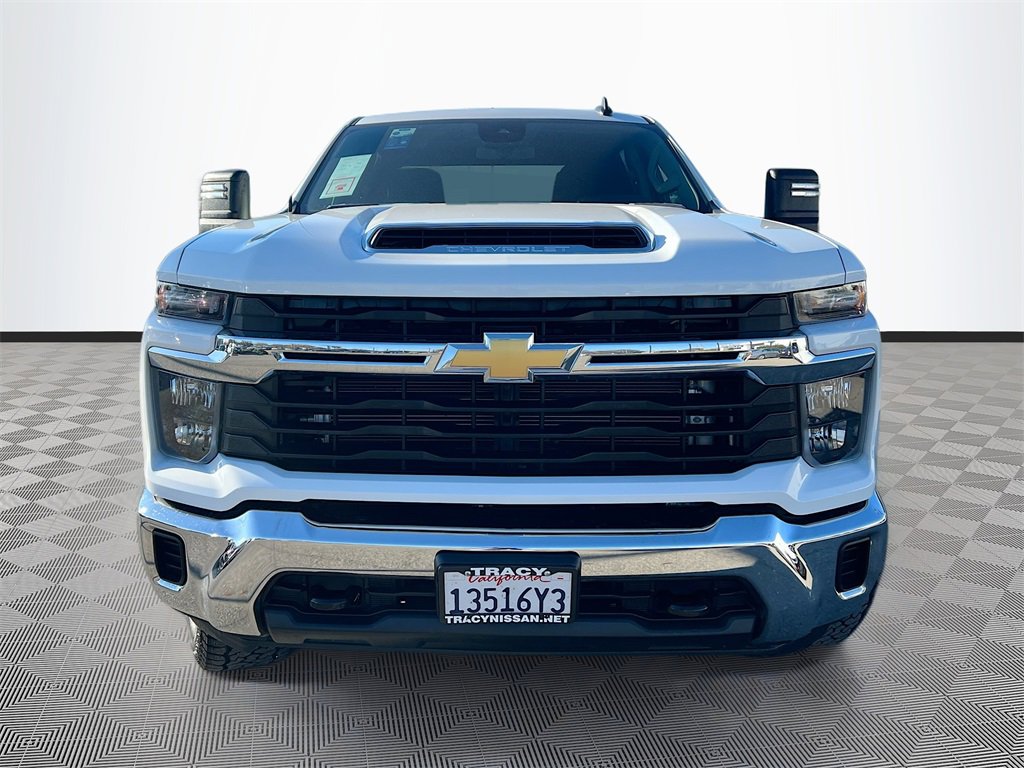 Used 2024 Chevrolet Silverado 2500 LT image 2