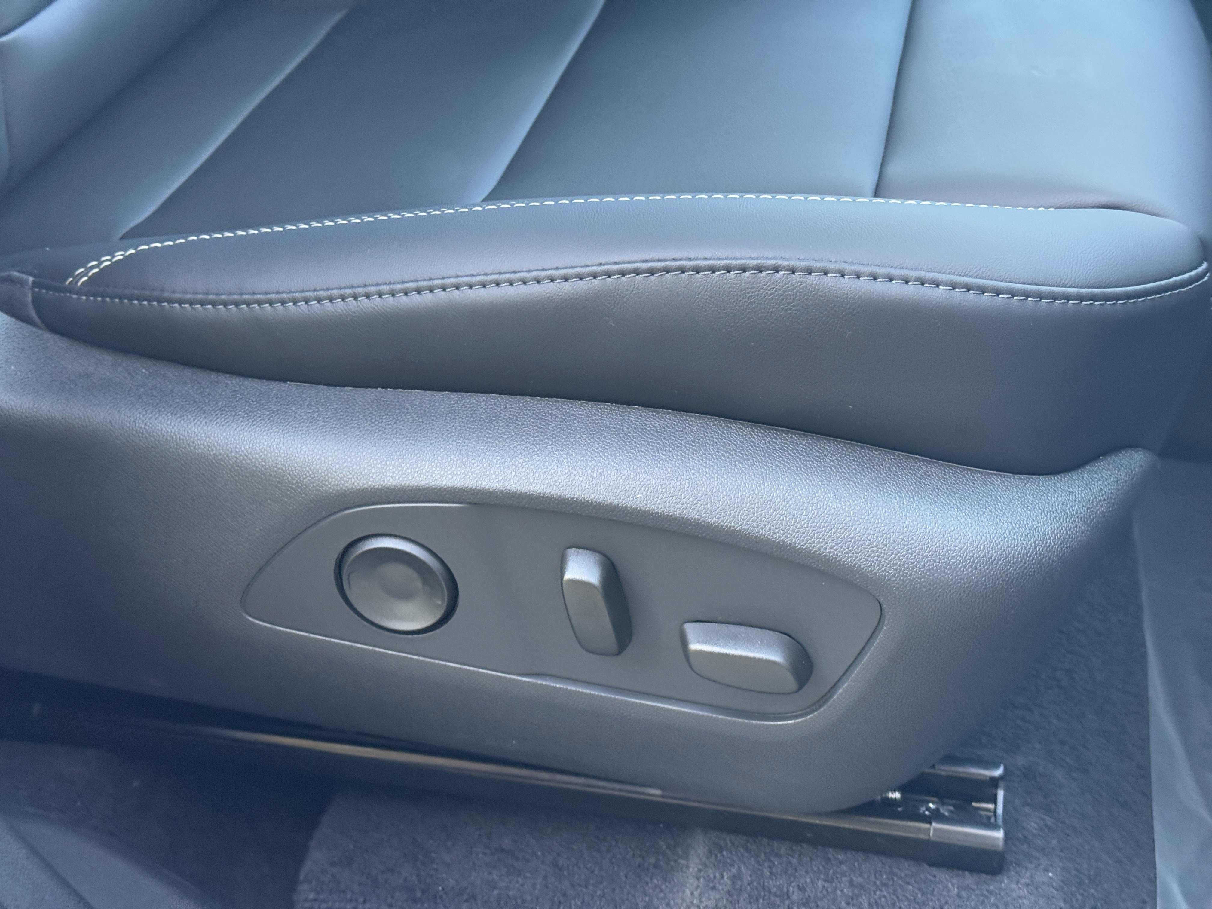 New 2026 GMC Acadia Elevation w/ Elevation Premium Package image 19