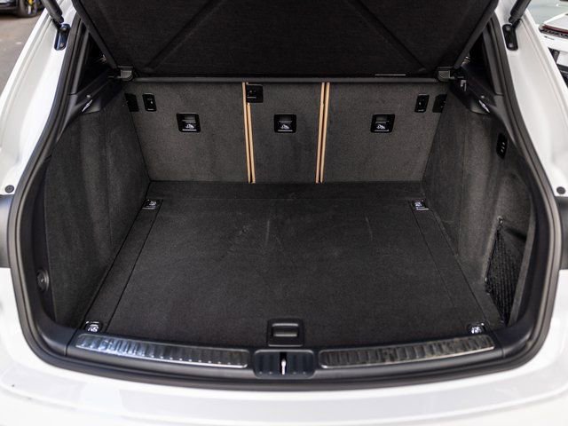 Certified 2025 Porsche Macan S image 40
