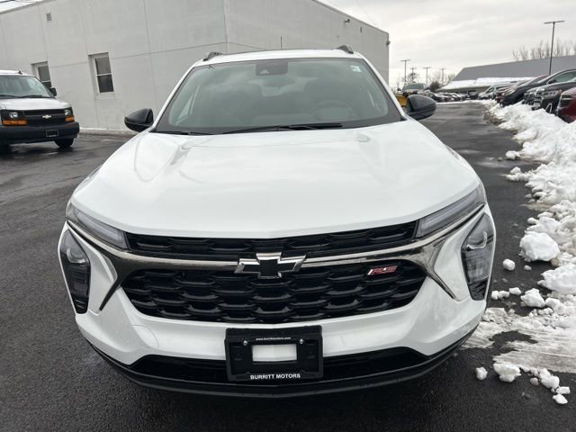 New 2026 Chevrolet Trax RS w/ Sunroof Package image 2