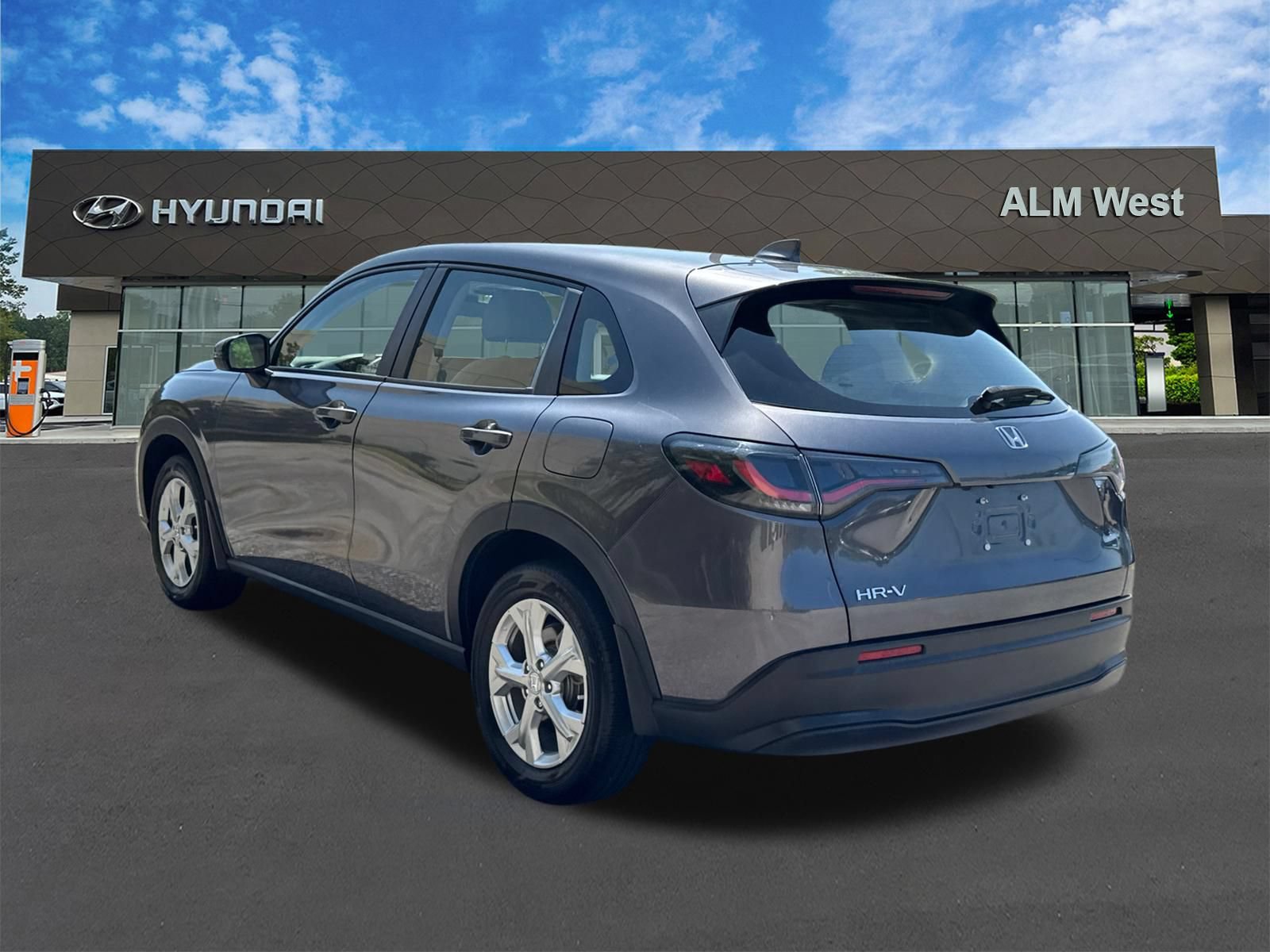 Used 2023 Honda HR-V LX image 7