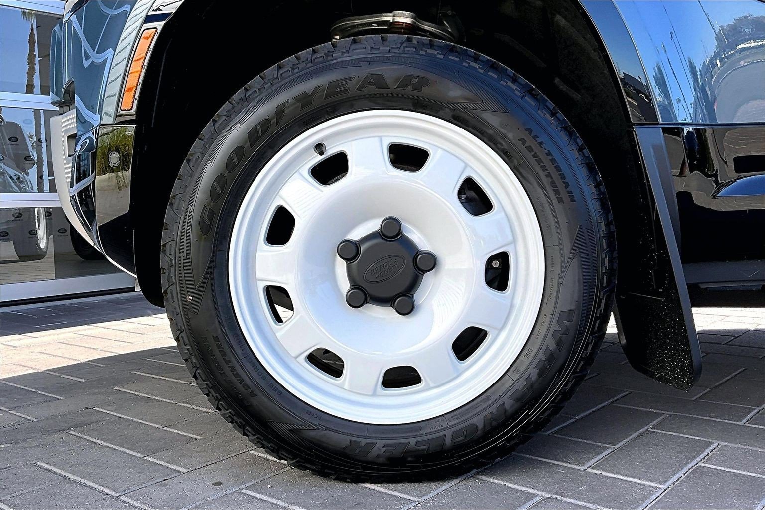 New 2025 Land Rover Defender 110 S image 12