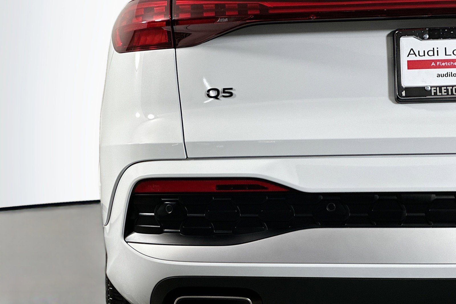 Used 2025 Audi Q5 Premium w/ Convenience Package image 17