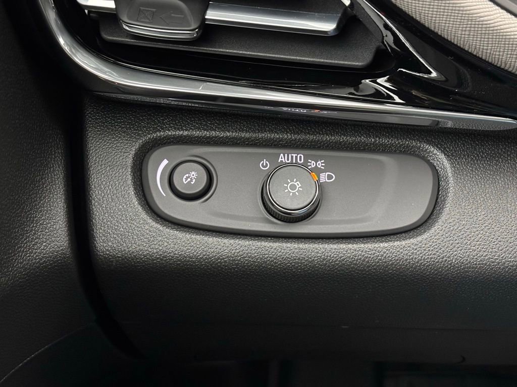 New 2026 Buick Envista Avenir image 22