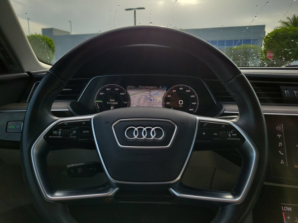 Used 2024 Audi Q8 e-tron Premium Plus w/ Premium Plus Package AWD/4WD image 7