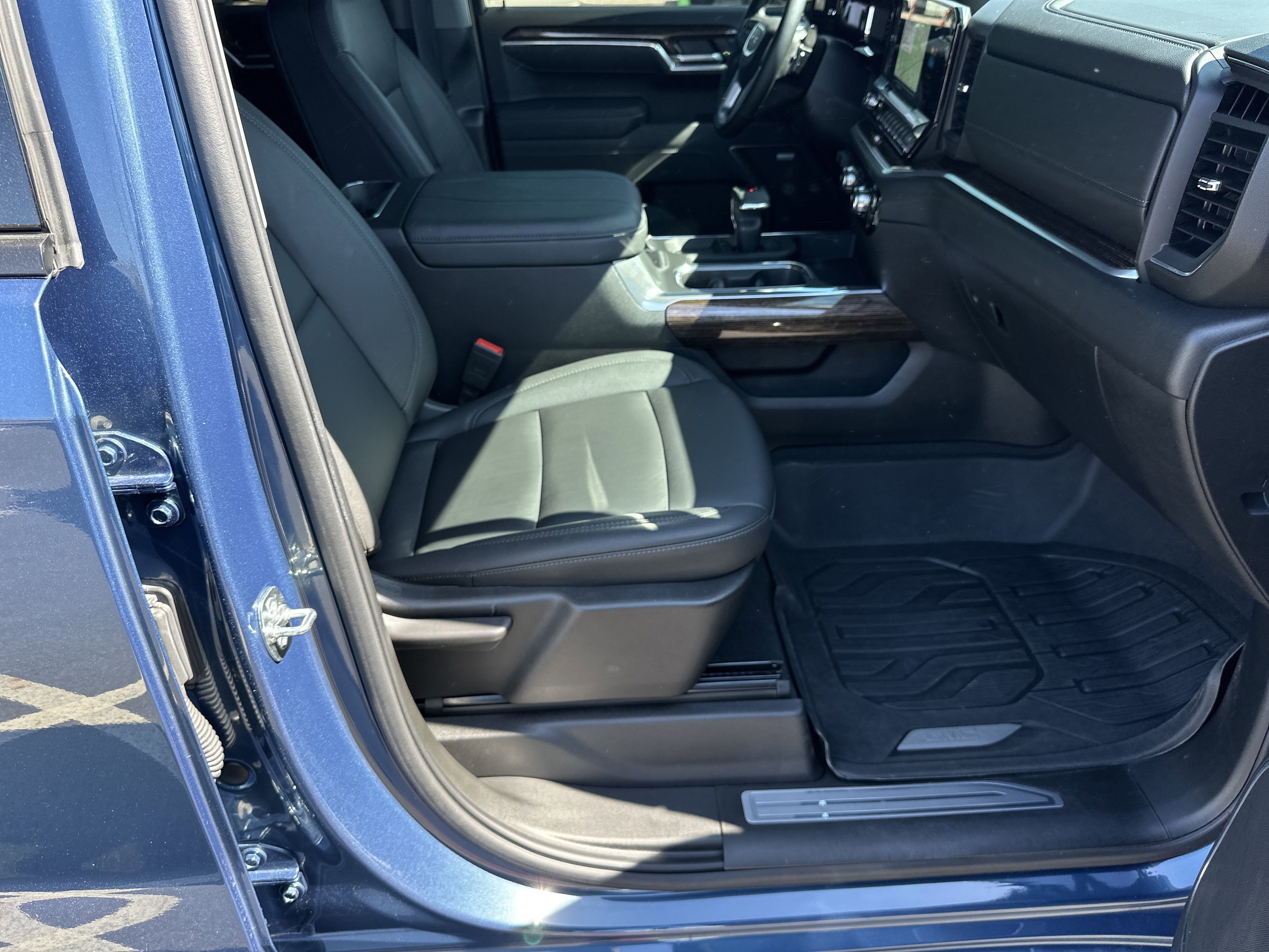 Certified 2025 GMC Sierra 1500 Elevation w/ Elevation Premium Package image 14