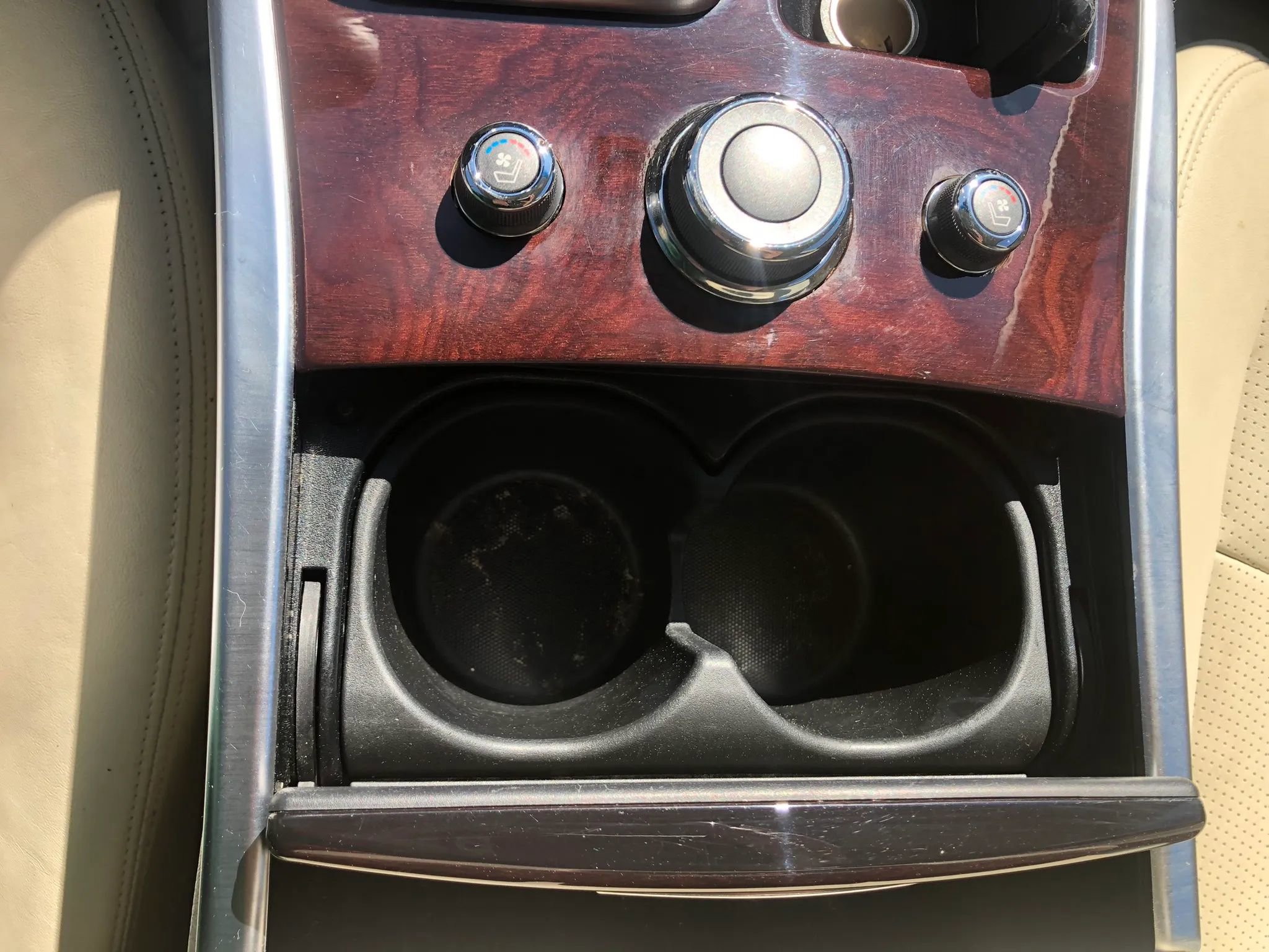 Used 2017 INFINITI Q70 L 3.7 image 27