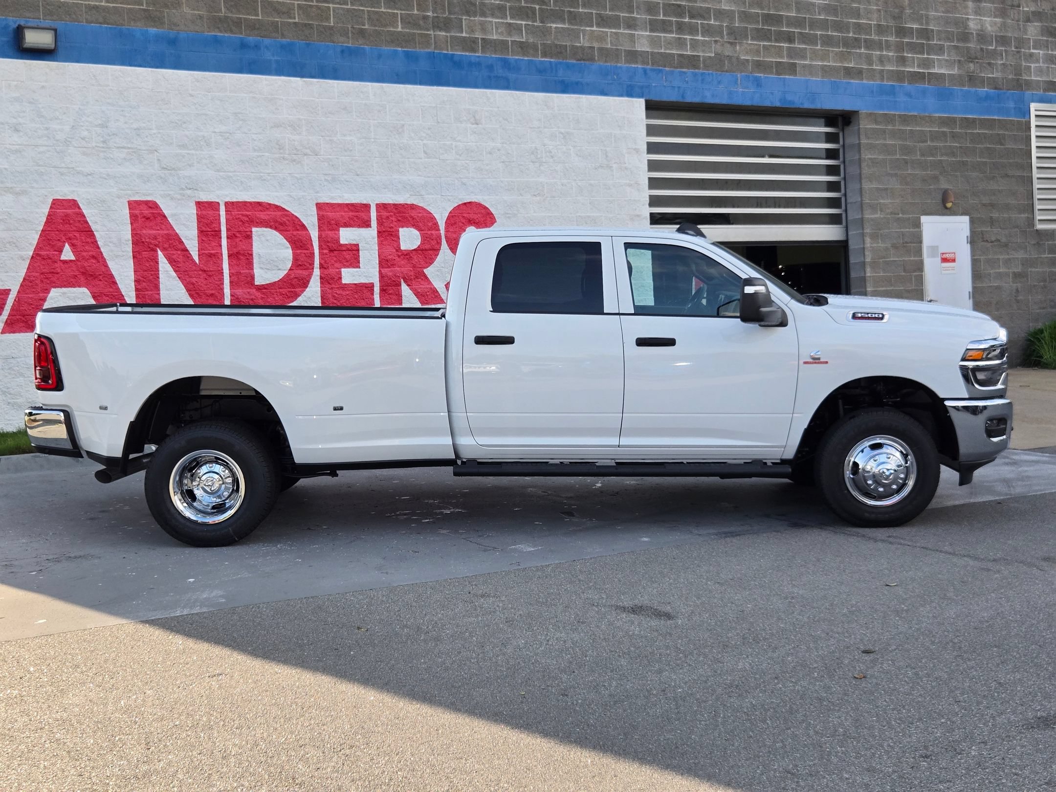 New 2026 RAM 3500 Tradesman AWD/4WD image 8