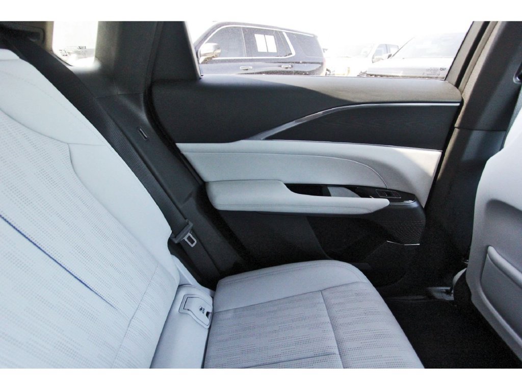 Used 2024 Cadillac Lyriq Sport RWD image 11