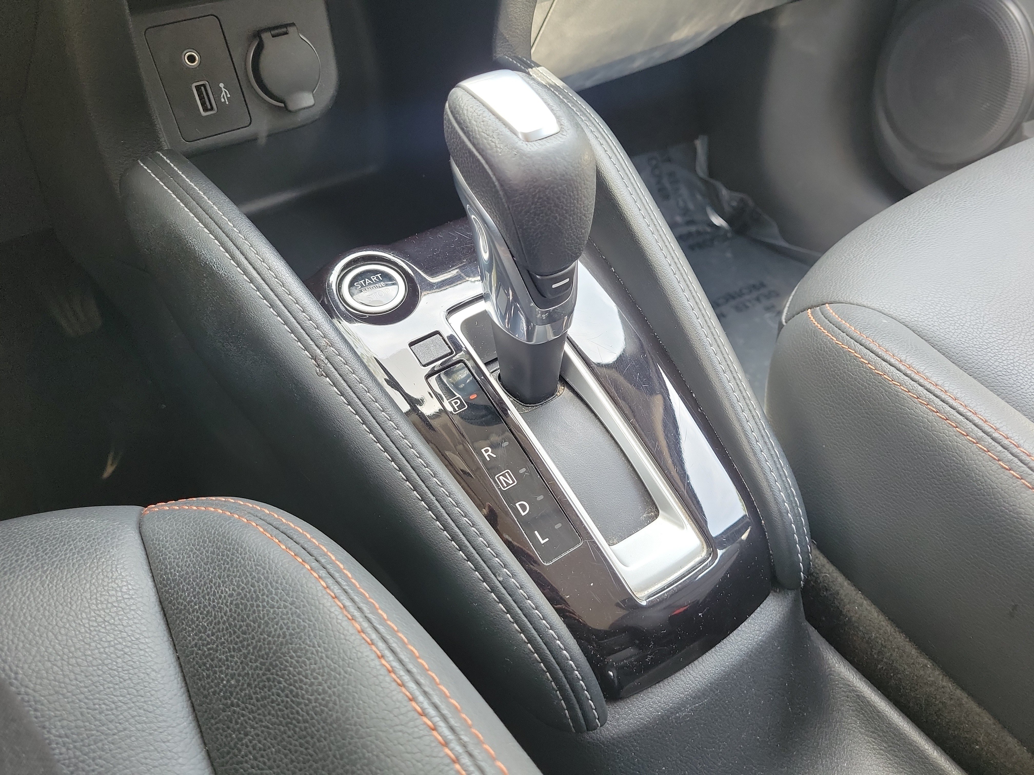 Certified 2020 Nissan Kicks SR w/ SR Premium Package FWD image 30
