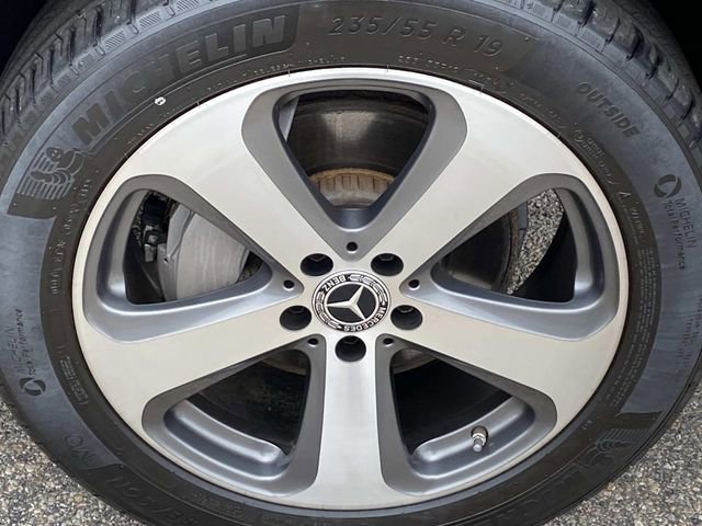 Used 2020 Mercedes-Benz GLC 300 4MATIC w/ Parking Assistance Package image 32