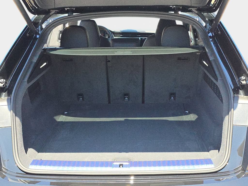 New 2026 Audi SQ8 Prestige AWD/4WD image 12