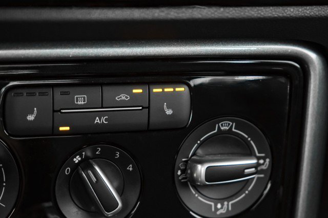 Used 2017 Volkswagen Beetle 1.8T SE image 23