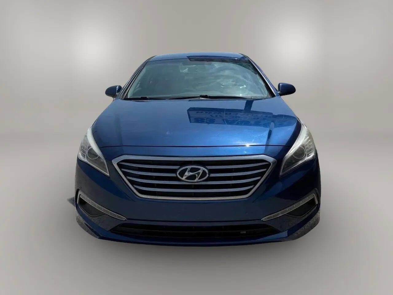 Used 2015 Hyundai Sonata SE image 2