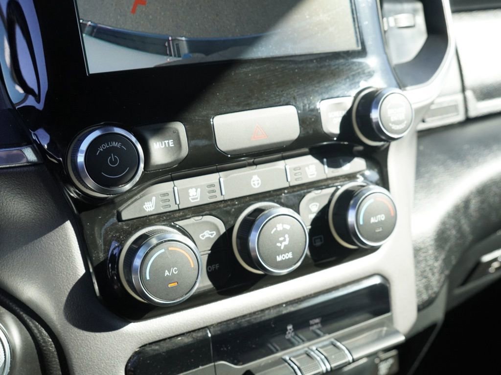 Used 2023 RAM 1500 Laramie AWD/4WD image 16
