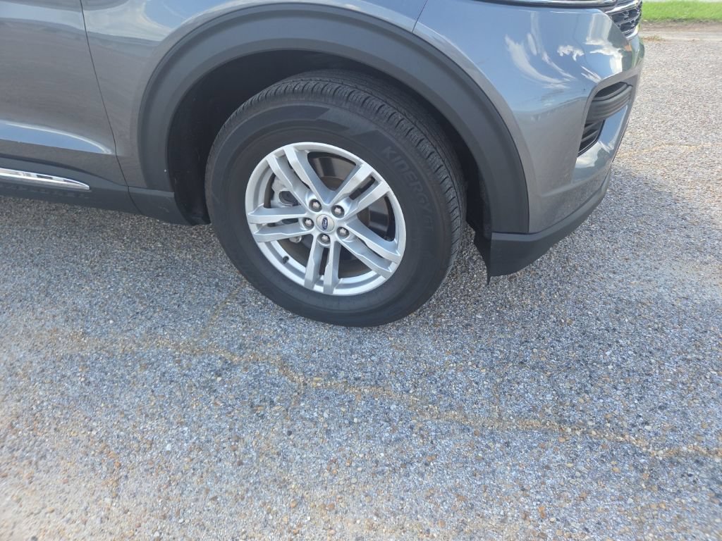 Used 2023 Ford Explorer XLT RWD image 15