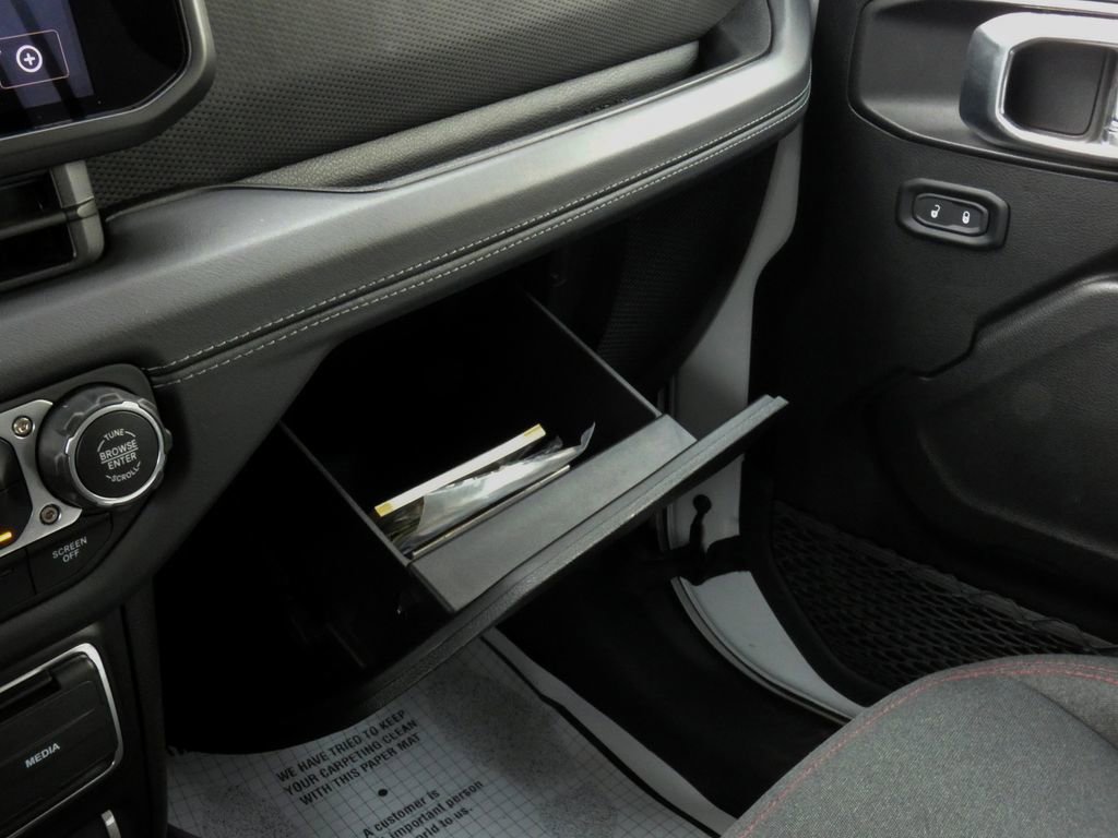 Used 2025 Jeep Wrangler Unlimited Rubicon image 24