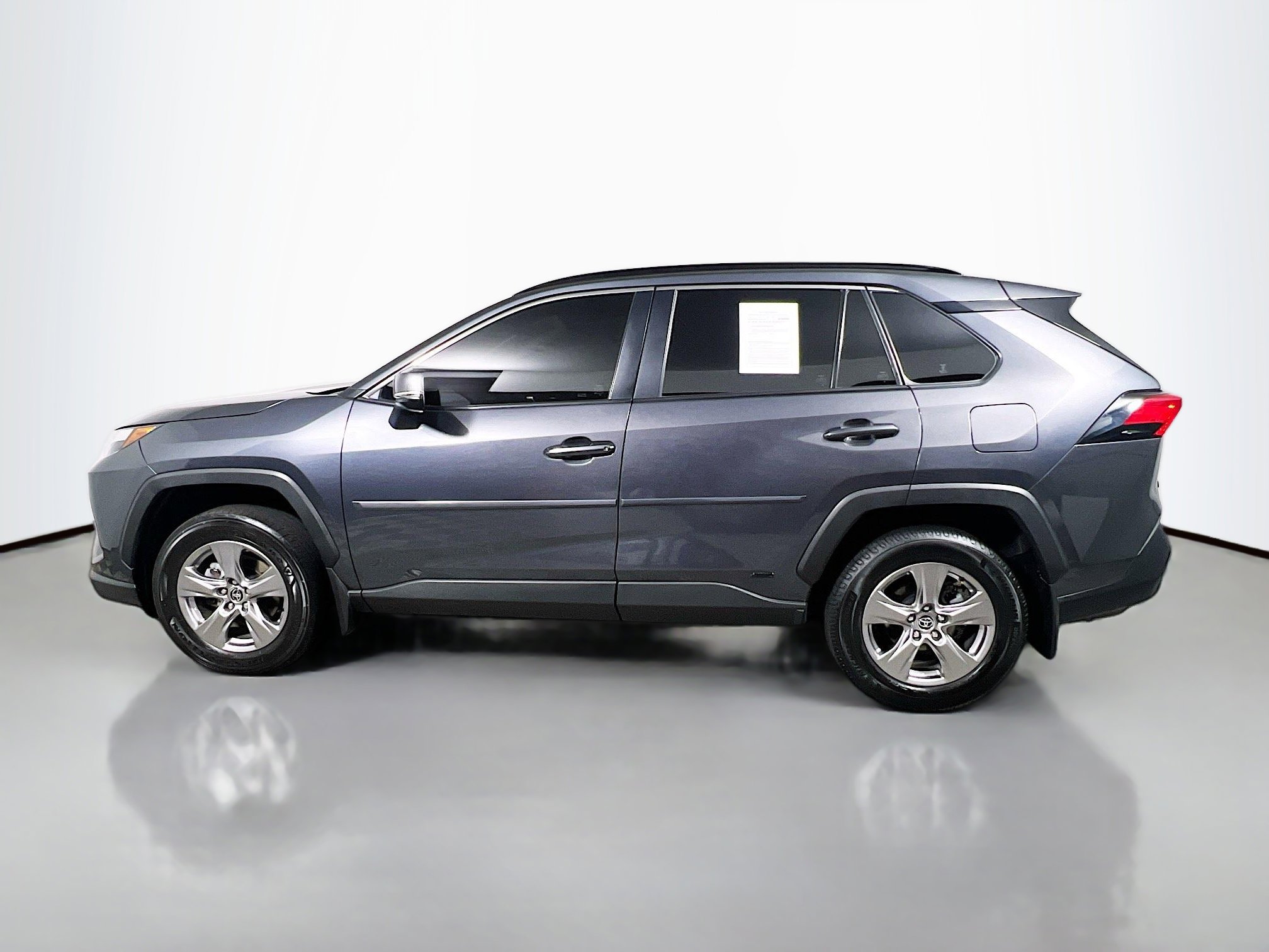 Used 2023 Toyota RAV4 XLE w/ Convenience Package image 9