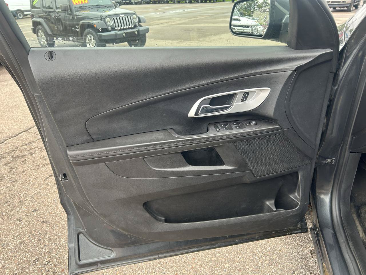 Used 2017 Chevrolet Equinox LT w/ Convenience Package FWD image 14