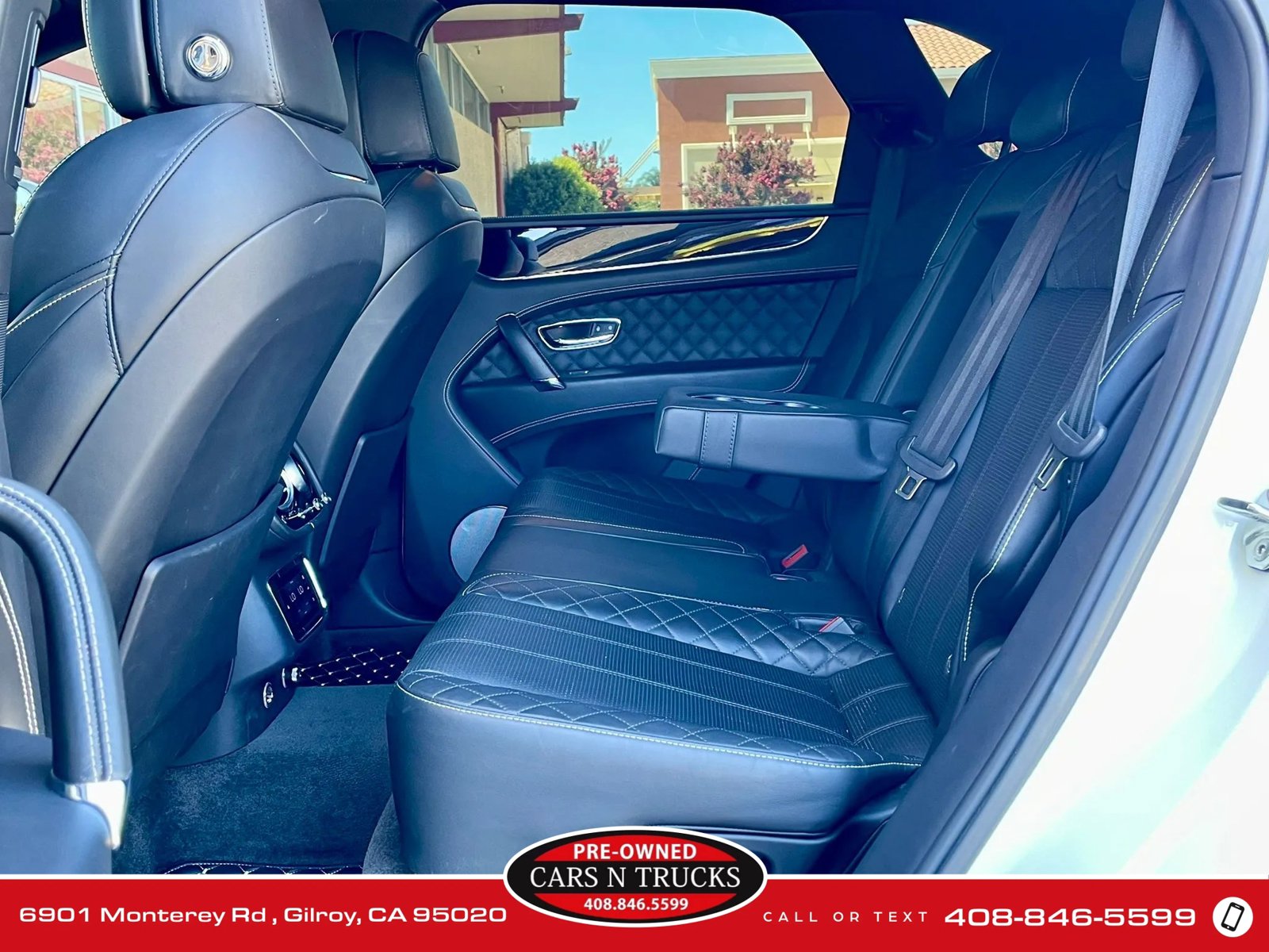Used 2018 Bentley Bentayga AWD/4WD image 11