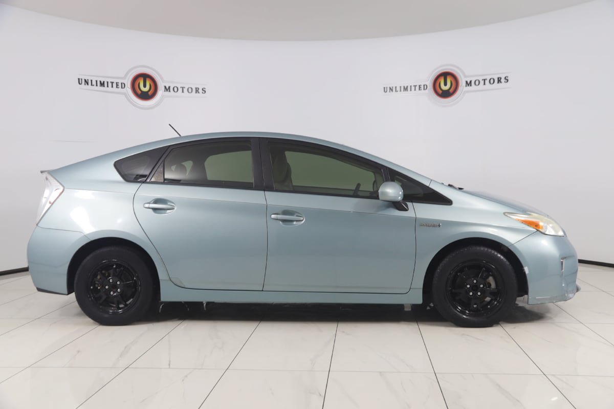 Used 2014 Toyota Prius Two FWD image 2