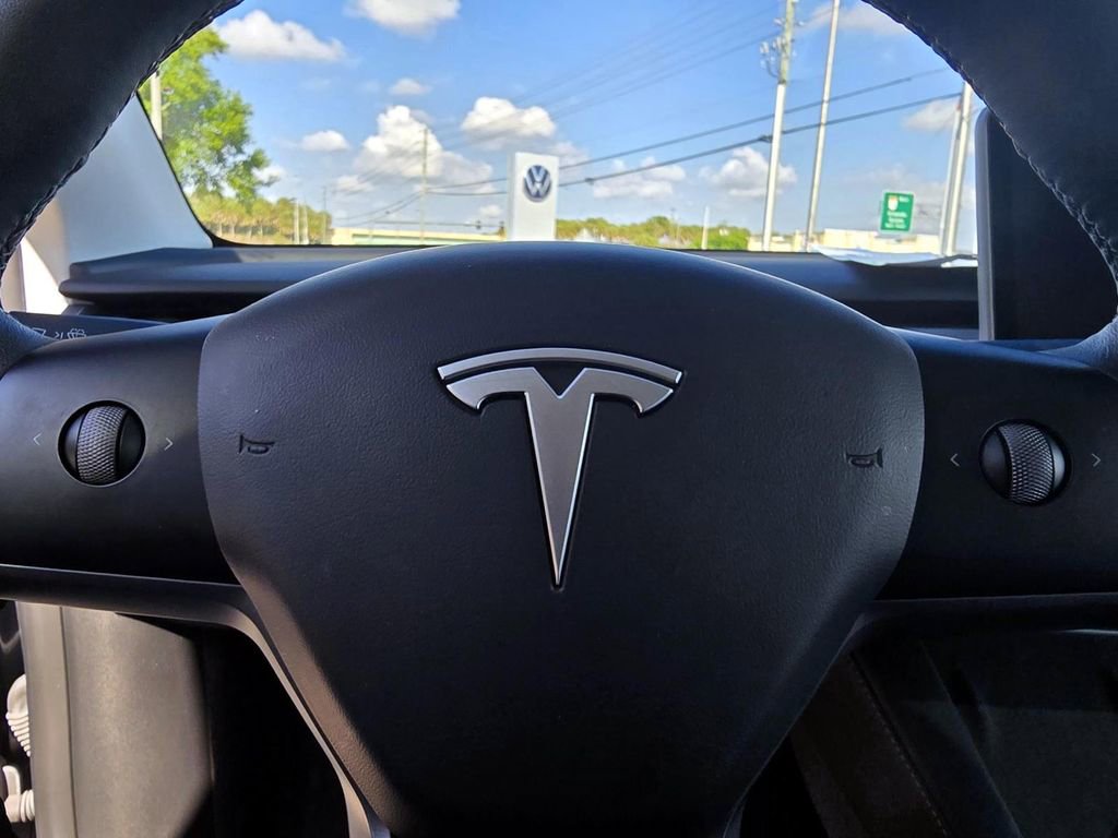 Used 2023 Tesla Model Y Long Range image 13