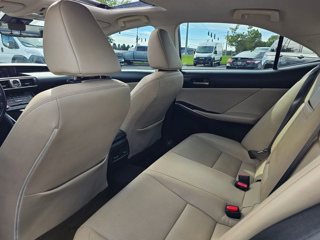 Used 2020 Lexus IS 300 image 34