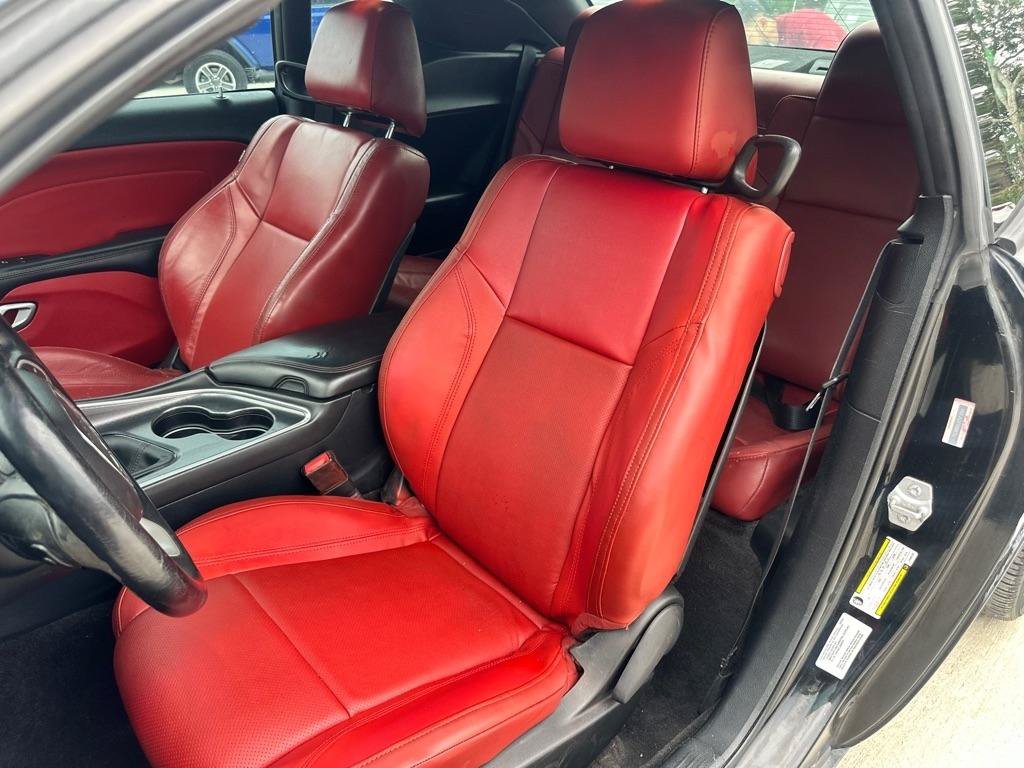 Used 2015 Dodge Challenger R/T Plus RWD image 24