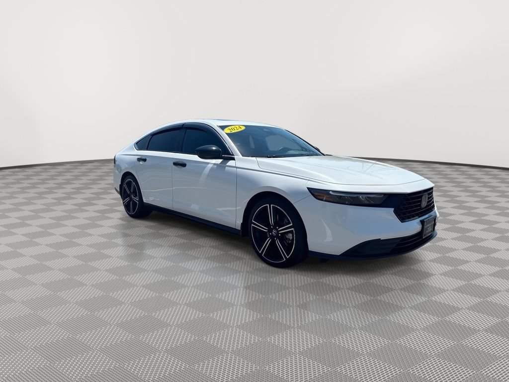 Used 2024 Honda Accord Sport image 2