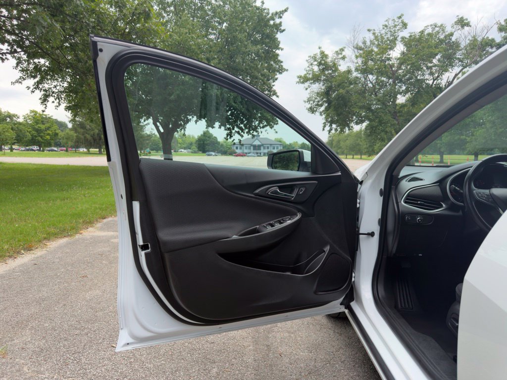 Used 2021 Chevrolet Malibu RS FWD image 20