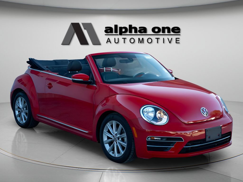 Used 2018 Volkswagen Beetle 2.0T S w/ Style & Comfort Package FWD image 3