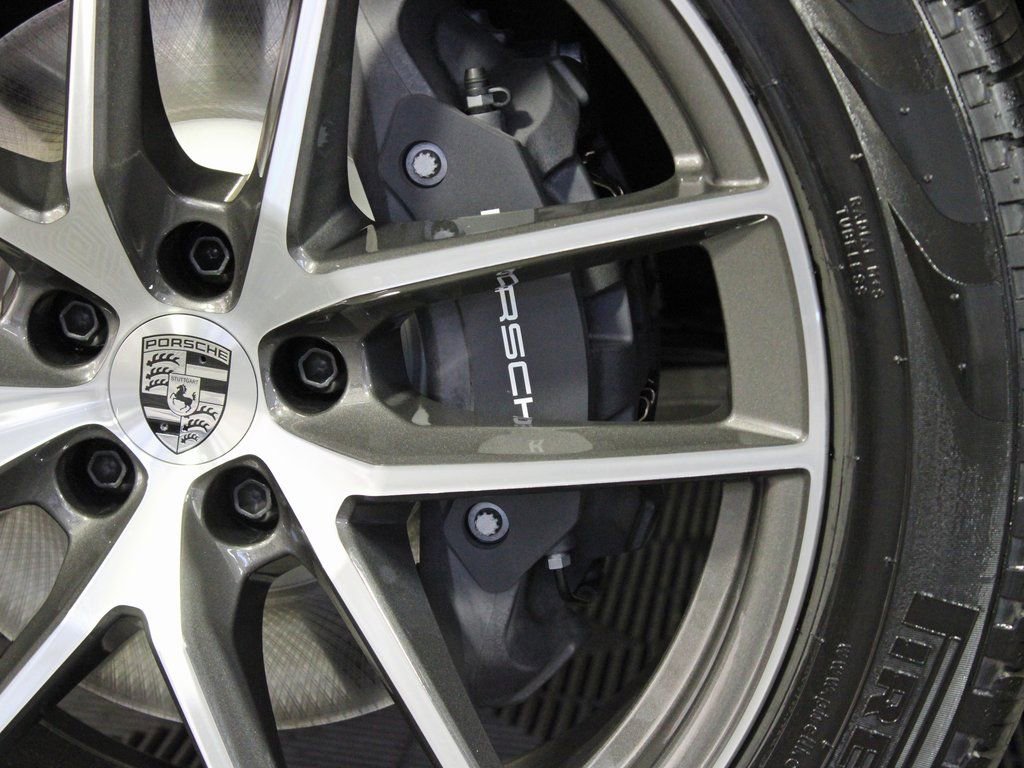 Certified 2026 Porsche Macan image 40