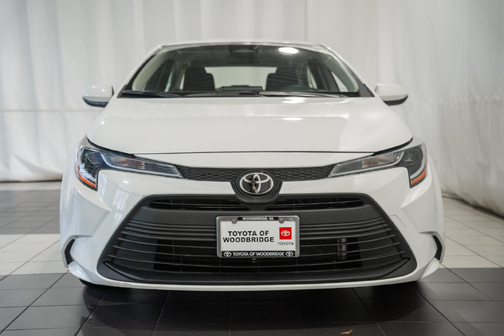 Used 2023 Toyota Corolla LE w/ Carpet Mat Package (TMS) FWD image 2