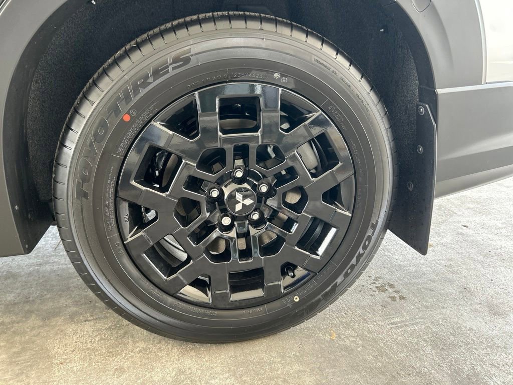 New 2026 Mitsubishi Outlander AWD image 17