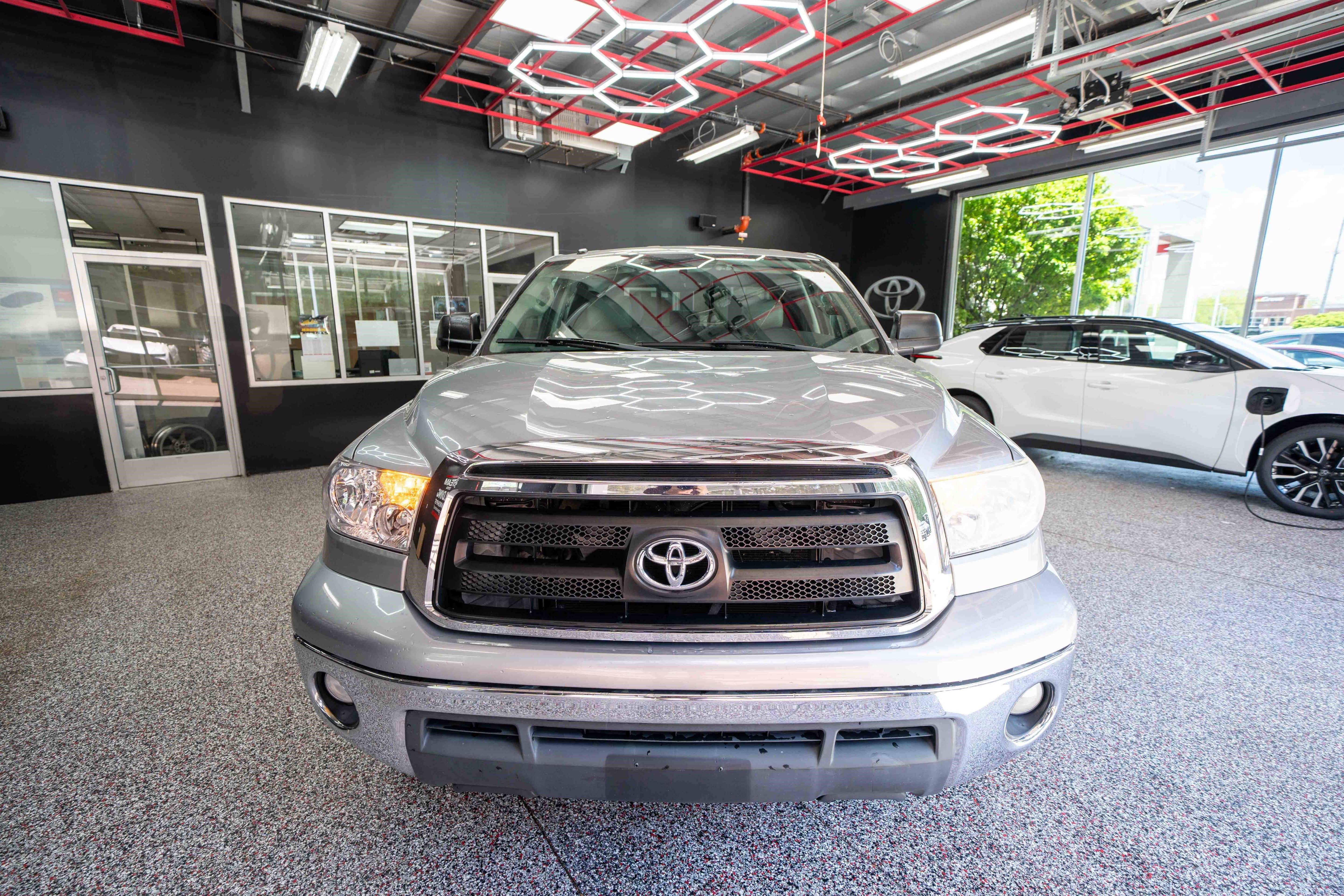 Used 2013 Toyota Tundra 4x4 Double Cab w/ TRD Off-Road Pkg image 6