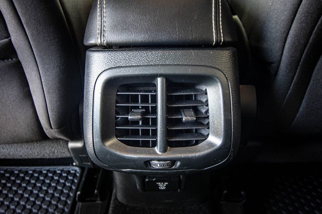 Used 2015 Jeep Cherokee Latitude w/ Cold Weather Group AWD/4WD image 26
