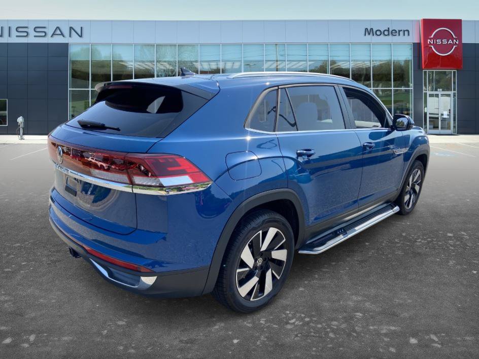 Used 2025 Volkswagen Atlas Cross Sport SE FWD image 5