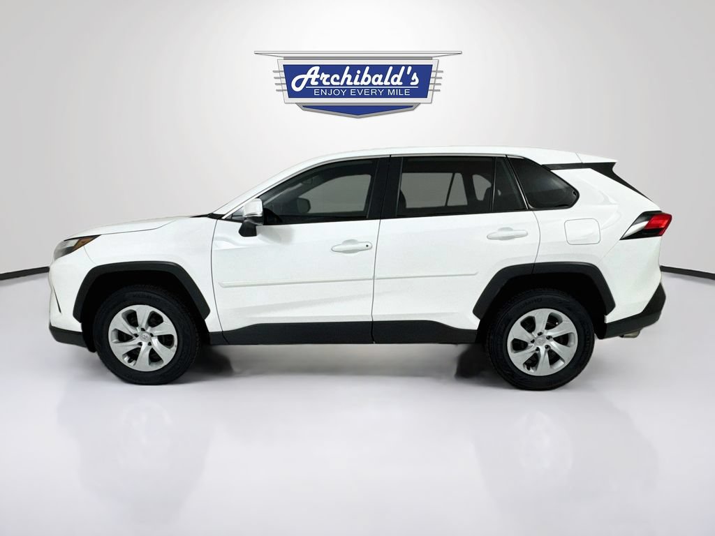 Used 2023 Toyota RAV4 LE AWD/4WD image 4