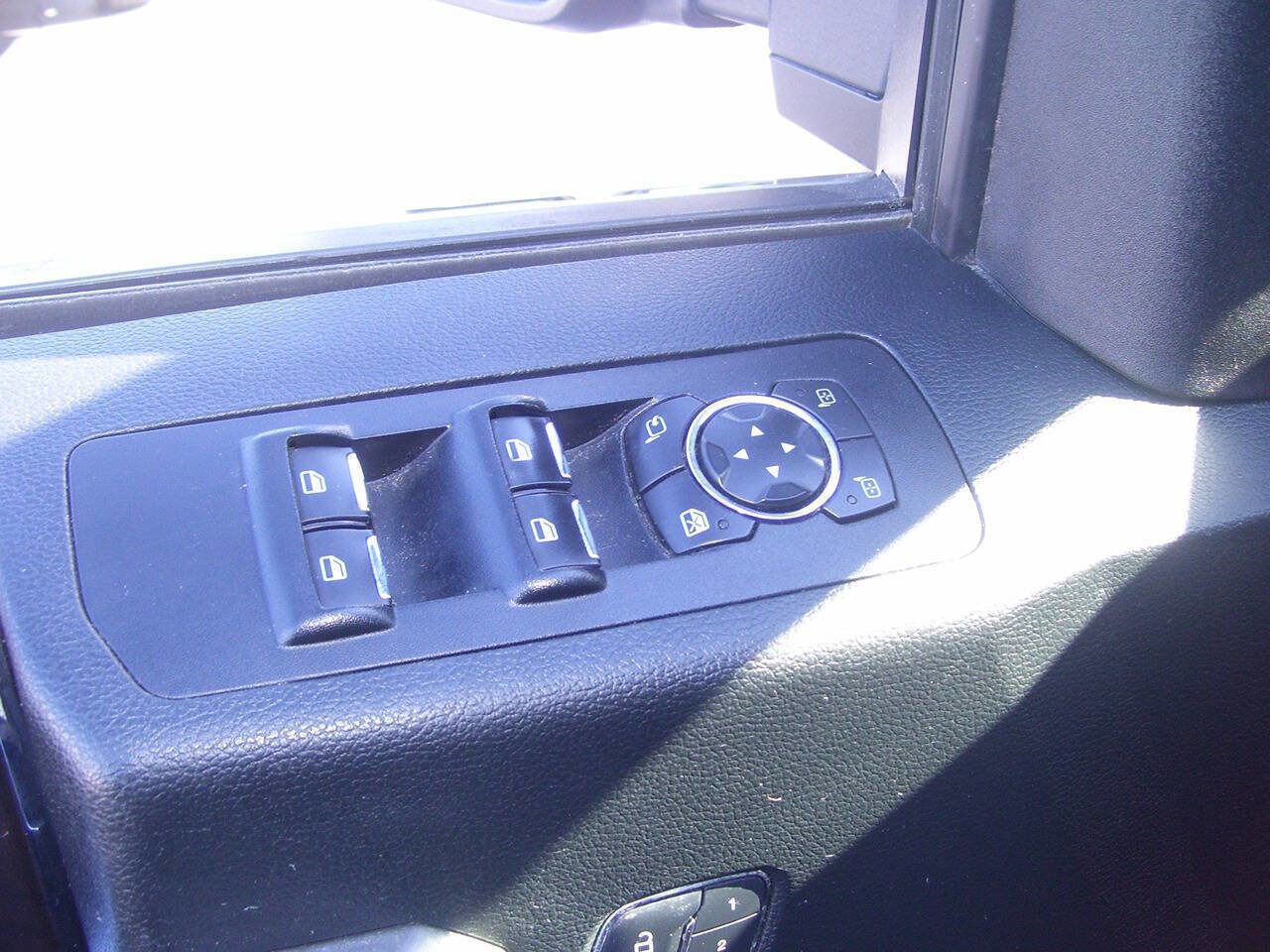 Used 2015 Ford F150 Platinum w/ Technology Package image 16