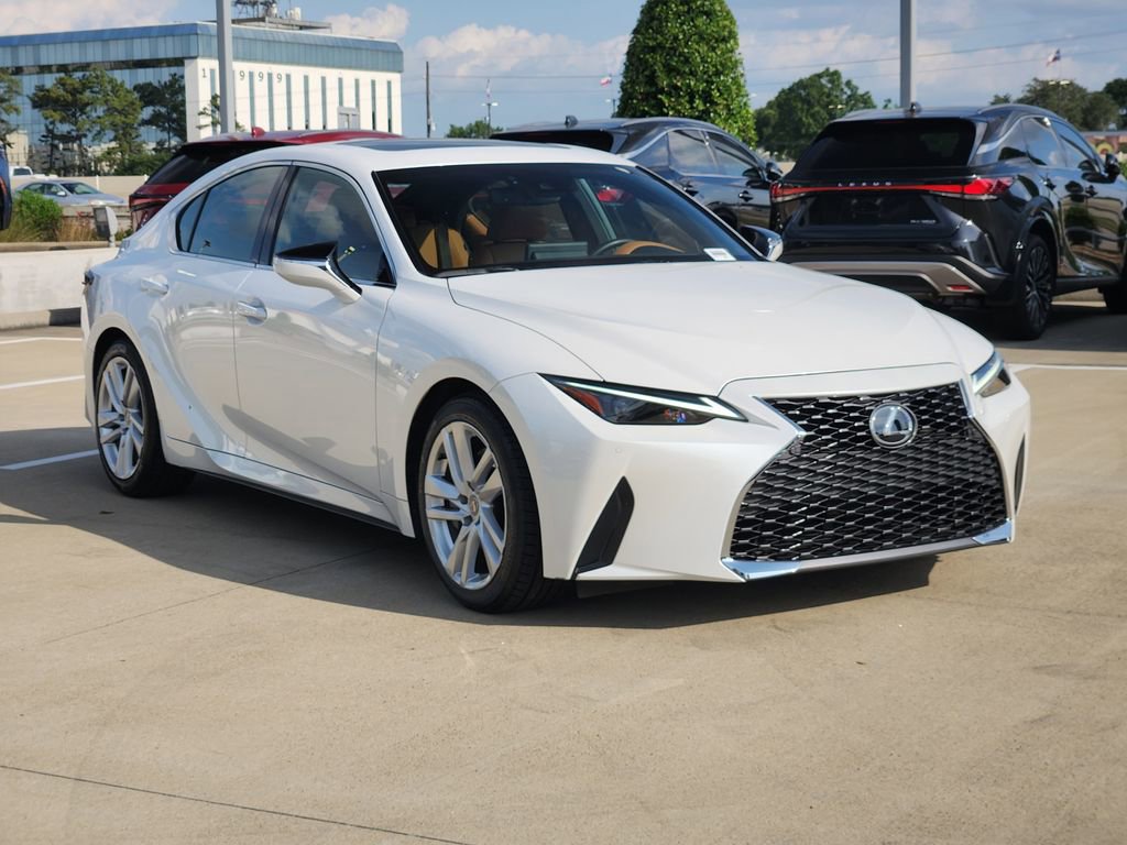 Used 2023 Lexus IS 300 w/ Comfort Package RWD image 3
