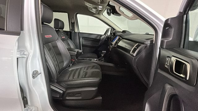 Used 2023 Ford Ranger Lariat w/ Tremor Off-Road Package AWD/4WD image 31